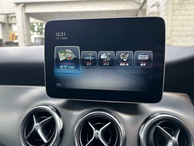 メルセデス・ベンツ ＧＬＡ２２０ 4マチック 東京都 2020(令2)年 4.9万km ポーラホワイト 純正ナビ/(フルセグTV/Bluetooth/CD/DVD/SD/USB)/レーダークルーズ/サンルーフ/レザーシート/ブラインドスポットモニター/レーンキーピングアシスト/ダウンヒル・スピード・レギュレーション/harman/kardon/前後ドライブレコーダー/ETC/前席シートヒーター/前席パワーシート/電動リアゲート/ステアリングスイッチ/電格ミラー/スペアキー1本/保証書/取扱説明書