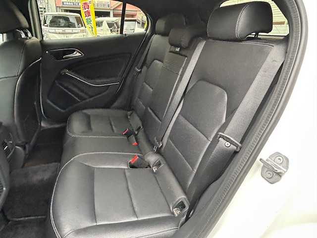 メルセデス・ベンツ ＧＬＡ２２０ 4マチック 東京都 2020(令2)年 4.9万km ポーラホワイト 純正ナビ/(フルセグTV/Bluetooth/CD/DVD/SD/USB)/レーダークルーズ/サンルーフ/レザーシート/ブラインドスポットモニター/レーンキーピングアシスト/ダウンヒル・スピード・レギュレーション/harman/kardon/前後ドライブレコーダー/ETC/前席シートヒーター/前席パワーシート/電動リアゲート/ステアリングスイッチ/電格ミラー/スペアキー1本/保証書/取扱説明書