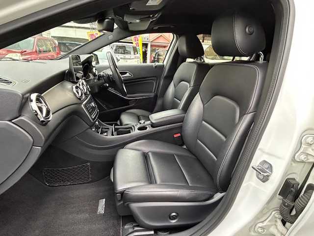 メルセデス・ベンツ ＧＬＡ２２０ 4マチック 東京都 2020(令2)年 4.9万km ポーラホワイト 純正ナビ/(フルセグTV/Bluetooth/CD/DVD/SD/USB)/レーダークルーズ/サンルーフ/レザーシート/ブラインドスポットモニター/レーンキーピングアシスト/ダウンヒル・スピード・レギュレーション/harman/kardon/前後ドライブレコーダー/ETC/前席シートヒーター/前席パワーシート/電動リアゲート/ステアリングスイッチ/電格ミラー/スペアキー1本/保証書/取扱説明書