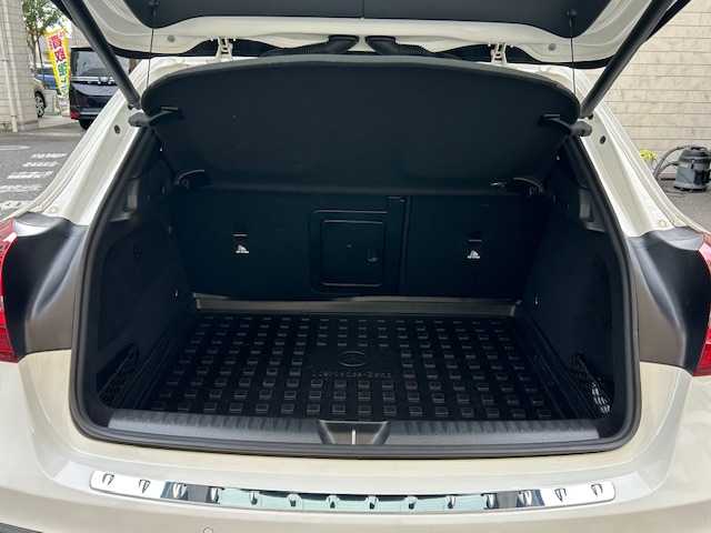 メルセデス・ベンツ ＧＬＡ２２０ 4マチック 東京都 2020(令2)年 4.9万km ポーラホワイト 純正ナビ/(フルセグTV/Bluetooth/CD/DVD/SD/USB)/レーダークルーズ/サンルーフ/レザーシート/ブラインドスポットモニター/レーンキーピングアシスト/ダウンヒル・スピード・レギュレーション/harman/kardon/前後ドライブレコーダー/ETC/前席シートヒーター/前席パワーシート/電動リアゲート/ステアリングスイッチ/電格ミラー/スペアキー1本/保証書/取扱説明書