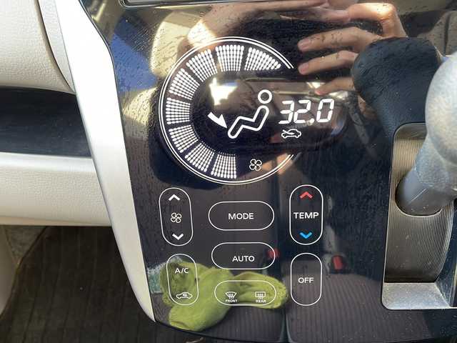 三菱 ｅＫワゴン M 福島県 2017(平29)年 5.4万km クールシルバーメタリック 4WD/純正オーディオ(CD/AUX/ラジオ)/D席シートヒーター/アイドリングストップ/電動格納ミラー/フロアマット/社外14inアルミホイール/ドアバイザー