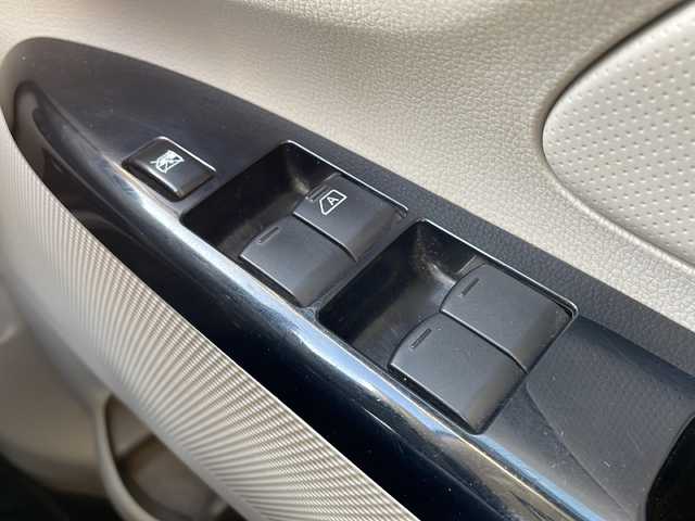 三菱 ｅＫワゴン M 福島県 2017(平29)年 5.4万km クールシルバーメタリック 4WD/純正オーディオ(CD/AUX/ラジオ)/D席シートヒーター/アイドリングストップ/電動格納ミラー/フロアマット/社外14inアルミホイール/ドアバイザー