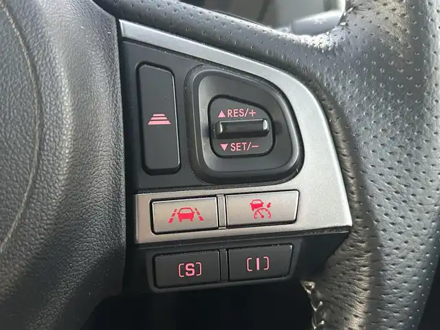 スバル フォレスター 2．0i－L アイサイト 静岡県 2016(平28)年 7.9万km クリスタルホワイトP ユーザー買取車両/ワンオーナー/純正ナビ/　【CD/DVD/BT/地デジフルセグTV】/純正LEDヘッドライト/純正17インチAW/バックカメラ/シートヒーター/アイサイト/レーダークルーズコントロール/パドルシフト/ETC/スマートキー/プッシュスタート/新車時保証書/取扱説明書/スペアキー×1