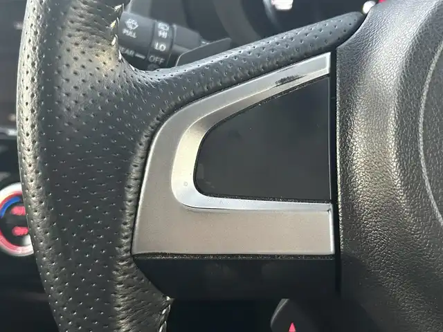 スバル フォレスター 2．0i－L アイサイト 静岡県 2016(平28)年 7.9万km クリスタルホワイトP ユーザー買取車両/ワンオーナー/純正ナビ/　【CD/DVD/BT/地デジフルセグTV】/純正LEDヘッドライト/純正17インチAW/バックカメラ/シートヒーター/アイサイト/レーダークルーズコントロール/パドルシフト/ETC/スマートキー/プッシュスタート/新車時保証書/取扱説明書/スペアキー×1