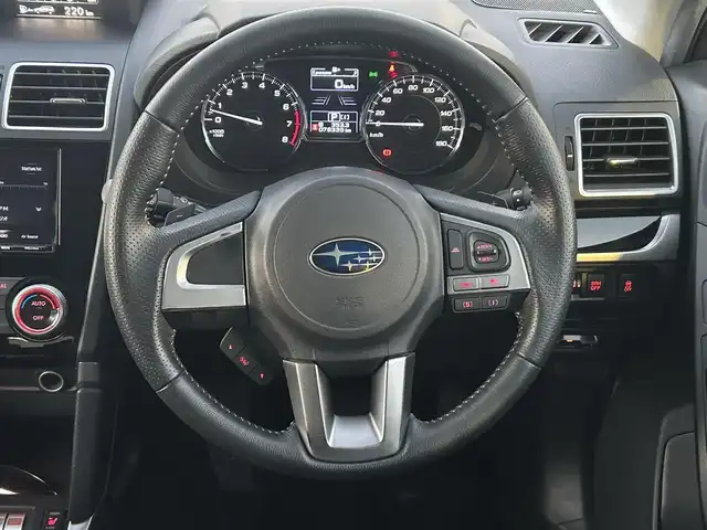 スバル フォレスター 2．0i－L アイサイト 静岡県 2016(平28)年 7.9万km クリスタルホワイトP ユーザー買取車両/ワンオーナー/純正ナビ/　【CD/DVD/BT/地デジフルセグTV】/純正LEDヘッドライト/純正17インチAW/バックカメラ/シートヒーター/アイサイト/レーダークルーズコントロール/パドルシフト/ETC/スマートキー/プッシュスタート/新車時保証書/取扱説明書/スペアキー×1