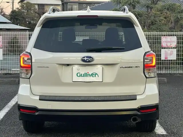 スバル フォレスター 2．0i－L アイサイト 静岡県 2016(平28)年 7.9万km クリスタルホワイトP ユーザー買取車両/ワンオーナー/純正ナビ/　【CD/DVD/BT/地デジフルセグTV】/純正LEDヘッドライト/純正17インチAW/バックカメラ/シートヒーター/アイサイト/レーダークルーズコントロール/パドルシフト/ETC/スマートキー/プッシュスタート/新車時保証書/取扱説明書/スペアキー×1