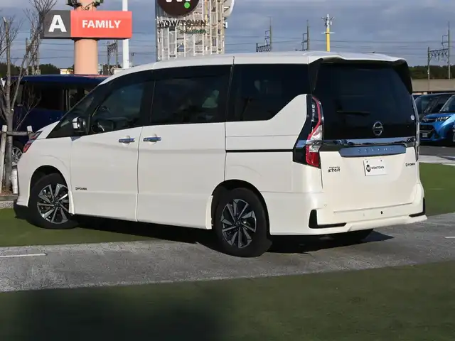 日産 セレナ e－パワー ハイウェイスター V 千葉県 2021(令3)年 5.7万km ブリリアントホワイトパール エマージェンシーブレーキ/プロパイロット/インテリジェントクルーズコントロール/インテリジェントルームミラー/両側パワースライドドア/純正SDナビ/地デジTV/【BD/DVD/CD再生機能　Bluetooth接続】/アラウンドビューモニター/ドライブレコーダー/革巻きステアリング/ステアリングスイッチ/ETC/LEDヘッドライト/フォグライト/ウインカーミラー/コーナーセンサー/純正16インチアルミホイル/サイド/カーテンエアバッグ/インテリジェントキー