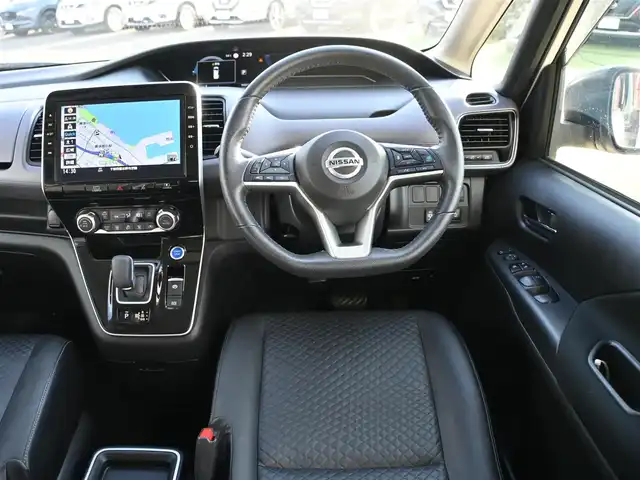 日産 セレナ e－パワー ハイウェイスター V 千葉県 2021(令3)年 5.7万km ブリリアントホワイトパール エマージェンシーブレーキ/プロパイロット/インテリジェントクルーズコントロール/インテリジェントルームミラー/両側パワースライドドア/純正SDナビ/地デジTV/【BD/DVD/CD再生機能　Bluetooth接続】/アラウンドビューモニター/ドライブレコーダー/革巻きステアリング/ステアリングスイッチ/ETC/LEDヘッドライト/フォグライト/ウインカーミラー/コーナーセンサー/純正16インチアルミホイル/サイド/カーテンエアバッグ/インテリジェントキー