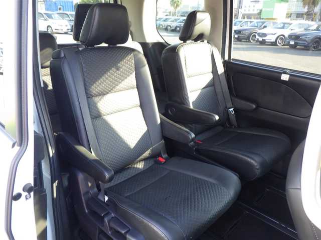 日産 セレナ e－パワー ハイウェイスター V 千葉県 2021(令3)年 5.7万km ブリリアントホワイトパール エマージェンシーブレーキ/プロパイロット/インテリジェントクルーズコントロール/インテリジェントルームミラー/両側パワースライドドア/純正SDナビ/地デジTV/【BD/DVD/CD再生機能　Bluetooth接続】/アラウンドビューモニター/ドライブレコーダー/革巻きステアリング/ステアリングスイッチ/ETC/LEDヘッドライト/フォグライト/ウインカーミラー/コーナーセンサー/純正16インチアルミホイル/サイド/カーテンエアバッグ/インテリジェントキー