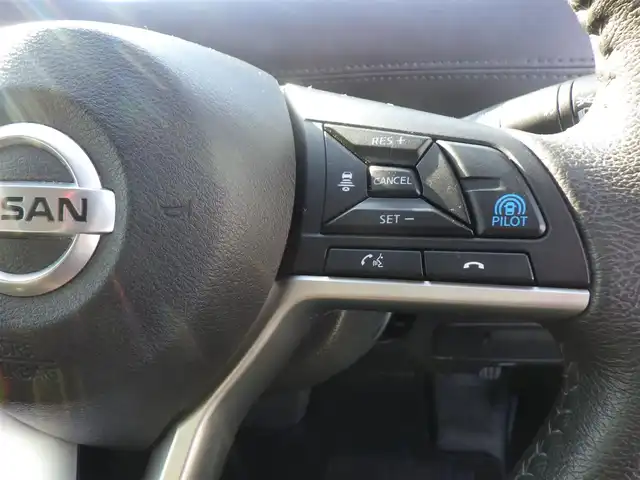 日産 セレナ e－パワー ハイウェイスター V 千葉県 2021(令3)年 5.7万km ブリリアントホワイトパール エマージェンシーブレーキ/プロパイロット/インテリジェントクルーズコントロール/インテリジェントルームミラー/両側パワースライドドア/純正SDナビ/地デジTV/【BD/DVD/CD再生機能　Bluetooth接続】/アラウンドビューモニター/ドライブレコーダー/革巻きステアリング/ステアリングスイッチ/ETC/LEDヘッドライト/フォグライト/ウインカーミラー/コーナーセンサー/純正16インチアルミホイル/サイド/カーテンエアバッグ/インテリジェントキー