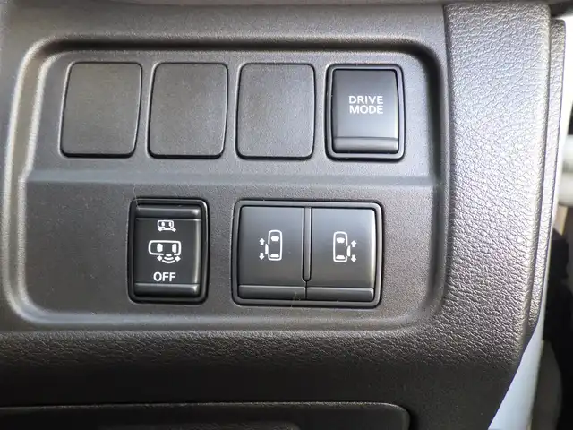 日産 セレナ e－パワー ハイウェイスター V 千葉県 2021(令3)年 5.7万km ブリリアントホワイトパール エマージェンシーブレーキ/プロパイロット/インテリジェントクルーズコントロール/インテリジェントルームミラー/両側パワースライドドア/純正SDナビ/地デジTV/【BD/DVD/CD再生機能　Bluetooth接続】/アラウンドビューモニター/ドライブレコーダー/革巻きステアリング/ステアリングスイッチ/ETC/LEDヘッドライト/フォグライト/ウインカーミラー/コーナーセンサー/純正16インチアルミホイル/サイド/カーテンエアバッグ/インテリジェントキー