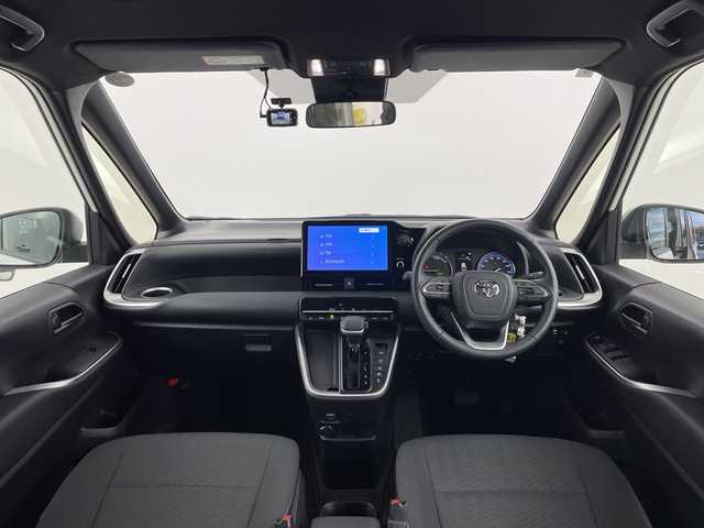 トヨタ ヴォクシー ハイブリッド S－G 愛知県 2024(令6)年 1.3万km ホワイトパールクリスタルシャイン /純正10.5インチナビ//バックカメラ//フルセグTV・HDMI・CD・DVD//Bluetooth・USB・AppleCarPlay・AndroidAuto//ETC2.0//前後ドライブレコーダー//純正16インチアルミホイール//スペアタイヤ//両側パワースライドドア//トヨタセーフティセンス//プリクラッシュセーフティ//レーンディパーチャーアラート//プロアクティブドライビングアシスト//クリアランスソナー//パーキングサポートブレーキ//ロードサインアシスト//アダプティブクルーズコントロール//LEDヘッドライト//オートライト//純正フロアマット//電動パーキングブレーキ//オートブレーキホールド//革巻きステアリング//ステアリングスイッチ//スマートキー//プッシュスタート//後席オートエアコン//2列目サンシェード//保証書//取扱説明書