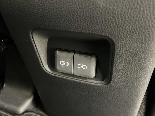 トヨタ ヴォクシー ハイブリッド S－G 愛知県 2024(令6)年 1.3万km ホワイトパールクリスタルシャイン /純正10.5インチナビ//バックカメラ//フルセグTV・HDMI・CD・DVD//Bluetooth・USB・AppleCarPlay・AndroidAuto//ETC2.0//前後ドライブレコーダー//純正16インチアルミホイール//スペアタイヤ//両側パワースライドドア//トヨタセーフティセンス//プリクラッシュセーフティ//レーンディパーチャーアラート//プロアクティブドライビングアシスト//クリアランスソナー//パーキングサポートブレーキ//ロードサインアシスト//アダプティブクルーズコントロール//LEDヘッドライト//オートライト//純正フロアマット//電動パーキングブレーキ//オートブレーキホールド//革巻きステアリング//ステアリングスイッチ//スマートキー//プッシュスタート//後席オートエアコン//2列目サンシェード//保証書//取扱説明書