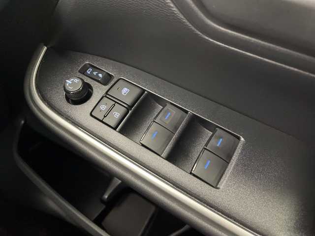 トヨタ ヴォクシー ハイブリッド S－G 愛知県 2024(令6)年 1.3万km ホワイトパールクリスタルシャイン /純正10.5インチナビ//バックカメラ//フルセグTV・HDMI・CD・DVD//Bluetooth・USB・AppleCarPlay・AndroidAuto//ETC2.0//前後ドライブレコーダー//純正16インチアルミホイール//スペアタイヤ//両側パワースライドドア//トヨタセーフティセンス//プリクラッシュセーフティ//レーンディパーチャーアラート//プロアクティブドライビングアシスト//クリアランスソナー//パーキングサポートブレーキ//ロードサインアシスト//アダプティブクルーズコントロール//LEDヘッドライト//オートライト//純正フロアマット//電動パーキングブレーキ//オートブレーキホールド//革巻きステアリング//ステアリングスイッチ//スマートキー//プッシュスタート//後席オートエアコン//2列目サンシェード//保証書//取扱説明書