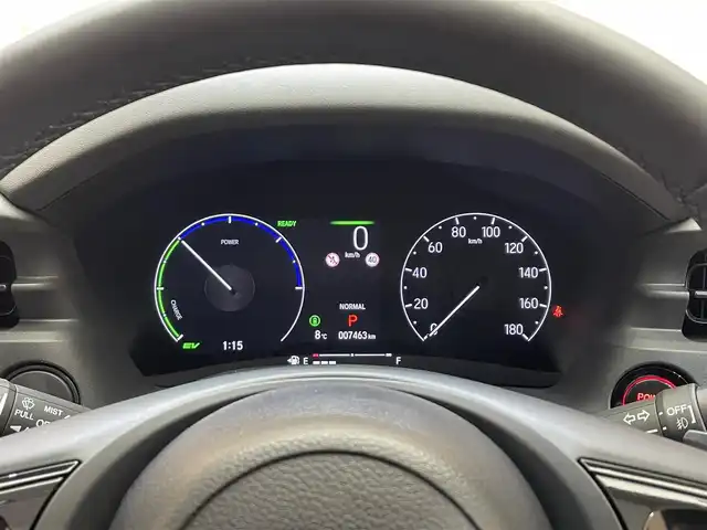 ホンダ ヴェゼル ハイブリッド e:HEV Z PLaYパッケージ 岩手県 2024(令6)年 0.8万km グレー ストレートグレー・パール(NH912P)/４WD/ヒルディセントコントロール/ハンズフリーアクセスパワーテールゲート/ワイヤレス充電/ホンダセンシング/衝突軽減ブレーキ/渋滞追従機能付きアダプティブクルーズコントロール/渋滞運転支援機能/車線維持支援機能/アダプティブドライビングビーム/標識認識機能/先行車発進お知らせ機能/ブラインドスポットインフォメーション/後退出庫サポート/パーキングセンサー/横滑り防止装置/減速セレクター/シートヒーター/ステアリングヒーター/純正ナビ/フルセグTV/ドライブレコーダー/バックカメラ/ETC2.0/LEDヘッドライト/LEDフォグライト/純正18インチアルミホイール