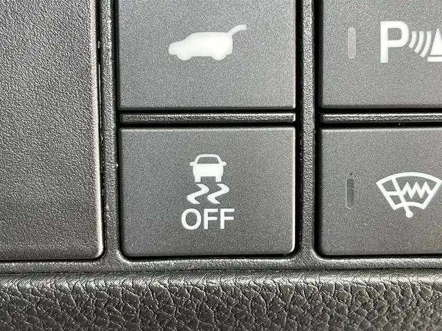 ホンダ ヴェゼル ハイブリッド e:HEV Z PLaYパッケージ 岩手県 2024(令6)年 0.8万km グレー ストレートグレー・パール(NH912P)/４WD/ヒルディセントコントロール/ハンズフリーアクセスパワーテールゲート/ワイヤレス充電/ホンダセンシング/衝突軽減ブレーキ/渋滞追従機能付きアダプティブクルーズコントロール/渋滞運転支援機能/車線維持支援機能/アダプティブドライビングビーム/標識認識機能/先行車発進お知らせ機能/ブラインドスポットインフォメーション/後退出庫サポート/パーキングセンサー/横滑り防止装置/減速セレクター/シートヒーター/ステアリングヒーター/純正ナビ/フルセグTV/ドライブレコーダー/バックカメラ/ETC2.0/LEDヘッドライト/LEDフォグライト/純正18インチアルミホイール