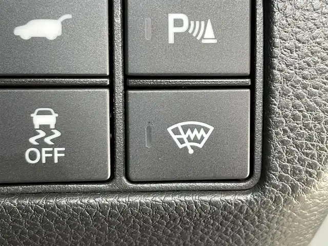 ホンダ ヴェゼル ハイブリッド e:HEV Z PLaYパッケージ 岩手県 2024(令6)年 0.8万km グレー ストレートグレー・パール(NH912P)/４WD/ヒルディセントコントロール/ハンズフリーアクセスパワーテールゲート/ワイヤレス充電/ホンダセンシング/衝突軽減ブレーキ/渋滞追従機能付きアダプティブクルーズコントロール/渋滞運転支援機能/車線維持支援機能/アダプティブドライビングビーム/標識認識機能/先行車発進お知らせ機能/ブラインドスポットインフォメーション/後退出庫サポート/パーキングセンサー/横滑り防止装置/減速セレクター/シートヒーター/ステアリングヒーター/純正ナビ/フルセグTV/ドライブレコーダー/バックカメラ/ETC2.0/LEDヘッドライト/LEDフォグライト/純正18インチアルミホイール