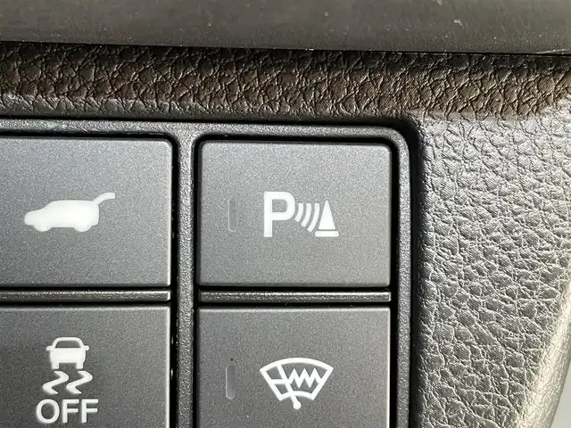 ホンダ ヴェゼル ハイブリッド e:HEV Z PLaYパッケージ 岩手県 2024(令6)年 0.8万km グレー ストレートグレー・パール(NH912P)/４WD/ヒルディセントコントロール/ハンズフリーアクセスパワーテールゲート/ワイヤレス充電/ホンダセンシング/衝突軽減ブレーキ/渋滞追従機能付きアダプティブクルーズコントロール/渋滞運転支援機能/車線維持支援機能/アダプティブドライビングビーム/標識認識機能/先行車発進お知らせ機能/ブラインドスポットインフォメーション/後退出庫サポート/パーキングセンサー/横滑り防止装置/減速セレクター/シートヒーター/ステアリングヒーター/純正ナビ/フルセグTV/ドライブレコーダー/バックカメラ/ETC2.0/LEDヘッドライト/LEDフォグライト/純正18インチアルミホイール