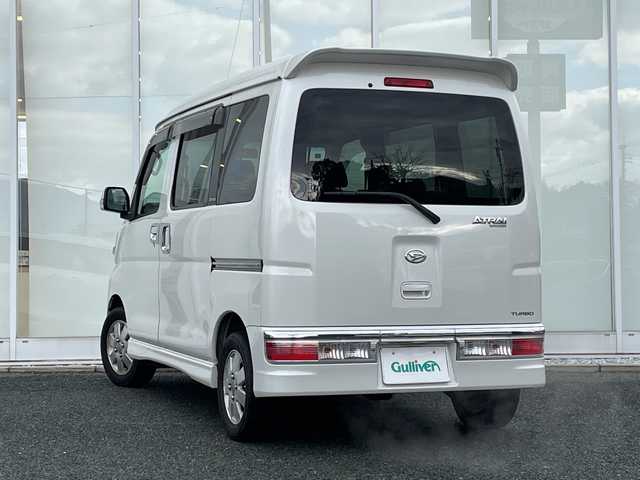 ダイハツ アトレー ワゴン カスタム ターボ RS 福岡県 2011(平23)年 13.6万km パールホワイトⅢ 純正ナビ/（Bluetooth/AM/FM/CD/DVD）/MOMOハンドル/純正13インチアルミホイール/スペアキー/パワーウィンドウ/フォグランプ/純正ドアバイザー/電格ミラー