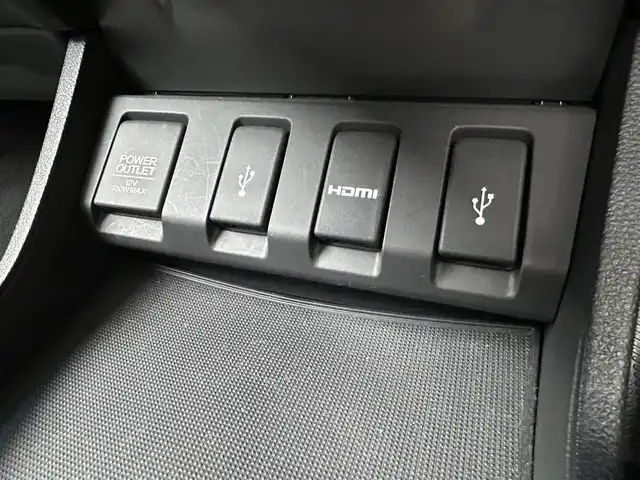 ホンダ ヴェゼル ハイブリッド RS ホンダセンシング 愛知県 2017(平29)年 3万km ホワイトオーキッドパール メモリーナビ（BT/AM/FM/CD/DVD/iPod)/フルセグTV/ドライブレコーダー/ETC/ホンダセンシング/LEDヘッドライト/LEDフォグライト/ウィンカーミラー/革ステアリング/プッシュスタート/パドルシフト/純正18インチAW/純正フロアマット/スマートキー/スペアキー