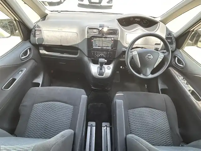 日産 セレナ 20X Sハイブリッド 徳島県 2012(平24)年 5.7万km ブリリアントホワイトパール ＳＤナビ/フルセグテレビ/プッシュスタート/両側パワースライドドア/ＥＴＣ/Bluetooth接続/クルーズコントロール/バックカメラ/後席エアコン/フルセグテレビ/横滑り防止機能