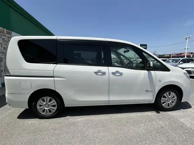 日産 セレナ 20X Sハイブリッド 徳島県 2012(平24)年 5.7万km ブリリアントホワイトパール ＳＤナビ/フルセグテレビ/プッシュスタート/両側パワースライドドア/ＥＴＣ/Bluetooth接続/クルーズコントロール/バックカメラ/後席エアコン/フルセグテレビ/横滑り防止機能