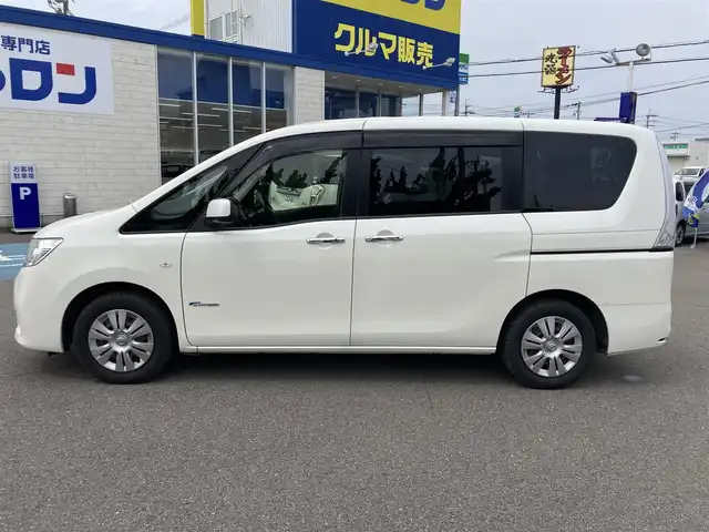 日産 セレナ 20X Sハイブリッド 和歌山県 2012(平24)年 5.7万km ブリリアントホワイトパール (株)IDOMが運営する【じしゃロン和歌山店】の自社ローン専用車両になります。こちらは現金またはオートローンご利用時の価格です。自社ローンご希望の方は別途その旨お申付け下さい/【じしゃロン個店占有の為　落札禁止】/ＳＤナビ/フルセグテレビ/プッシュスタート/両側パワースライドドア/ＥＴＣ/Bluetooth接続/クルーズコントロール/バックカメラ/後席エアコン/フルセグテレビ/横滑り防止機能