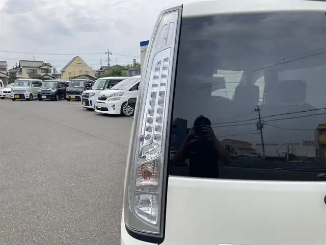 日産 セレナ 20X Sハイブリッド 和歌山県 2012(平24)年 5.7万km ブリリアントホワイトパール (株)IDOMが運営する【じしゃロン和歌山店】の自社ローン専用車両になります。こちらは現金またはオートローンご利用時の価格です。自社ローンご希望の方は別途その旨お申付け下さい/【じしゃロン個店占有の為　落札禁止】/ＳＤナビ/フルセグテレビ/プッシュスタート/両側パワースライドドア/ＥＴＣ/Bluetooth接続/クルーズコントロール/バックカメラ/後席エアコン/フルセグテレビ/横滑り防止機能