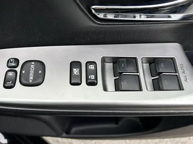 トヨタ プリウス α S ツーリングセレクション 愛媛県 2017(平29)年 8.1万km アティチュードブラックマイカ フォグランプ/フルセグＴＶ/社外ナビ/ＬＥＤライトオ/ートライト/Bluetooth/バックカメラ/純正フロアマット/純正１７センチＡＷ/スペアキー/ＥＴＣ/ＡＢＳ/カーテンエアバッグ/オートエアコン/パワーステアリング/パワーウィンドウ