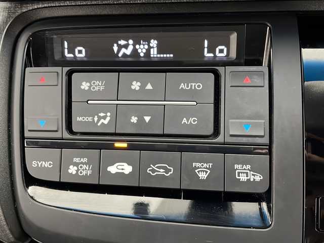 ホンダ ステップワゴン スパーダ ホンダセンシング 千葉県 2021(令3)年 2.2万km プレミアムスパークルブラックパール わくわくゲート/ホンダセンシング/・衝突軽減ブレーキ/・誤発進抑制機能/・歩行者事故低減ステアリング/・路外逸脱抑制機能/・LKAS〈車線維持支援システム〉/・先行車発進お知らせ機能/・標識認識機能/純正10インチナビ/・フルセグTV/・CD/CD再生機能/・Bluetooth接続/・バックカメラ/純正後席フリップダウンモニター/両側パワースライドドア/コーナーセンサー/ビルトインETC2.0