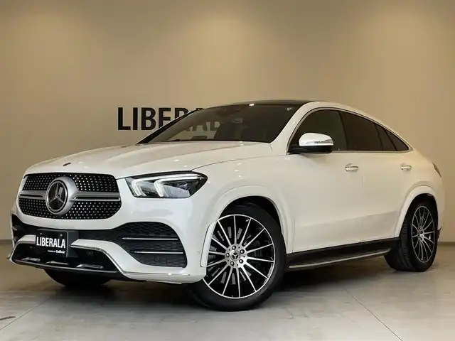 メルセデス・ベンツ ＧＬＥ４００ｄ 4MATIC クーペ スポーツ 熊本県 2020(令2)年 2.4万km ダイヤモンドホワイト ・スマートキー/・プッシュスタート/・サンルーフ/・アクティブステアリングアシスト/・DSR/・道路標識アシスト/・アクティブブレーキアシスト/・アクティブレーンキーピングアシスト/・アテンションアシスト/・ブラインドスポットモニター/・レーンチェンジアシスト/・インテリジェントライドシステム/・クルーズコントロール(追従式)/・黒革シート/・前席パワーシート/・全席シートヒーター /・前席エアシート /・純正メモリナビ/　【Bluetooth・USB・AppleCarPlay・AndroidAuto】/・Burmesterサウンドシステム/・フルセグTV/・全方位カメラ/・ETC2.0/・ヘッドアップディスプレイ/・パワーバックドア/・LEDヘッドランプ/・純正マット