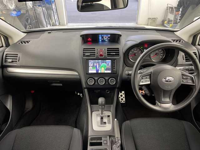 スバル インプレッサ ＸＶ 2．0i－L アイサイト 道央・札幌 2013(平25)年 3.1万km サテンホワイトパール ナビ【TV/BT/FM)/アイサイト/４WD/ドライブレコーダー/社外エアロ/社外マフラー/アイドリンストップ/クルーズコントロール/ハーフレザーシート/D席パワーシート/ETC/純正アルミホイール/HIDヘッドライト/オートライト/パドルシフト/MTモード付きAT/革巻きステアリング/ステアリングスイッチ/電格ミラー/横滑り防止/プッシュスタート/スマートキー