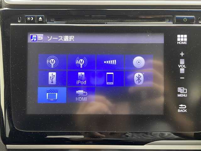 ホンダ フィット ハイブリット Fパッケージ 群馬県 2013(平25)年 4.8万km プレミアムホワイトパール 純正ナビ　フルセグＴＶ　バックカメラ　衝突被害軽減ブレーキ　ステアリングスイッチ　オートライト　ＬＥＤヘッドライト／フォグライト　電動格納ミラー　純正フロアマット　ＥＴＣ　スマートキー　禁煙車
