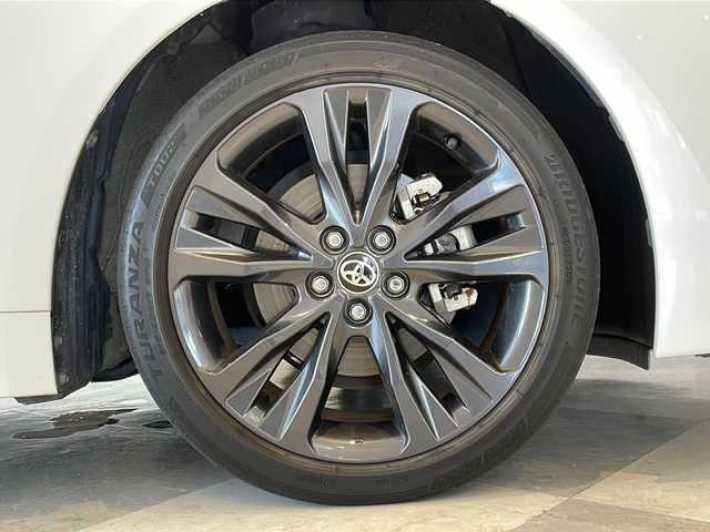 トヨタ カローラツーリング ハイブリッド ダブルバイビー 福井県 2020(令2)年 6.4万km ホワイトパールクリスタルシャイン ワンオーナー/純正7インチディスプレイオーディオ/バックカメラ/トヨタセーフティセンス/・プリクラッシュセーフティ/・レーントレーシングアシスト/・レーダークルーズコントロール/・リヤクロストラフィックアラート/・パーキングサポートブレーキ/・オートマチックハイビーム/・ロードサインアシスト/・先行車発進アラーム/ブラインドスポットモニター/コーナーセンサー/ETC/前後ドライブレコーダー/オプティトロンメーター/オートライト/丸型1灯式LEDヘッドランプ/LEDデイライト/ハーフレザーシート/純正17インチアルミホイール/プッシュスタート/スマートキー×2/純正フロアマット