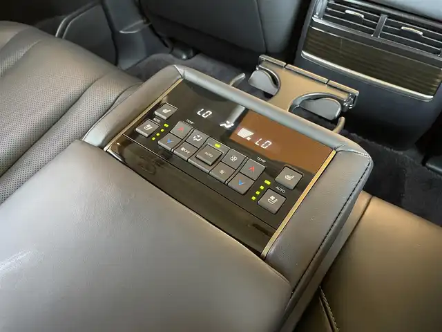 レクサス ＬＸ 570 愛知県 2019(平31)年 3.9万km ソニッククォーツ モデリスタエアロ/マークレビンソン/サンルーフ/純正ナビ/・CD/DVD/Blu-ray/BT/USB/SD/フルセグTV/360度カメラ/COOLボックス/ヘッドアップディスプレイ/レーンキープアシスト/ブラインドスポットモニター/アダプティブクルーズコントロール/黒革シート/シートヒーター/ベンチレーション/オプション21インチアルミ/LEDヘッドライト