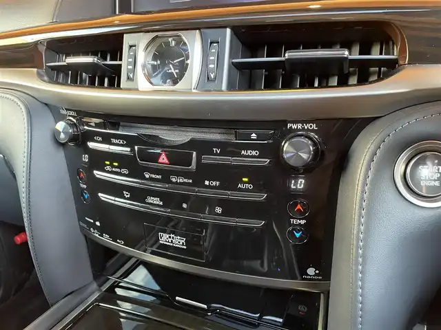 レクサス ＬＸ 570 愛知県 2019(平31)年 3.9万km ソニッククォーツ モデリスタエアロ/マークレビンソン/サンルーフ/純正ナビ/・CD/DVD/Blu-ray/BT/USB/SD/フルセグTV/360度カメラ/COOLボックス/ヘッドアップディスプレイ/レーンキープアシスト/ブラインドスポットモニター/アダプティブクルーズコントロール/黒革シート/シートヒーター/ベンチレーション/オプション21インチアルミ/LEDヘッドライト