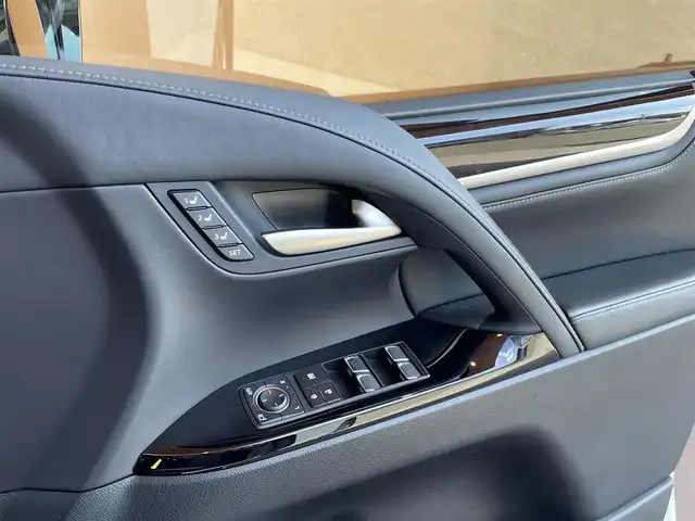 レクサス ＬＸ 570 愛知県 2019(平31)年 3.9万km ソニッククォーツ モデリスタエアロ/マークレビンソン/サンルーフ/純正ナビ/・CD/DVD/Blu-ray/BT/USB/SD/フルセグTV/360度カメラ/COOLボックス/ヘッドアップディスプレイ/レーンキープアシスト/ブラインドスポットモニター/アダプティブクルーズコントロール/黒革シート/シートヒーター/ベンチレーション/オプション21インチアルミ/LEDヘッドライト