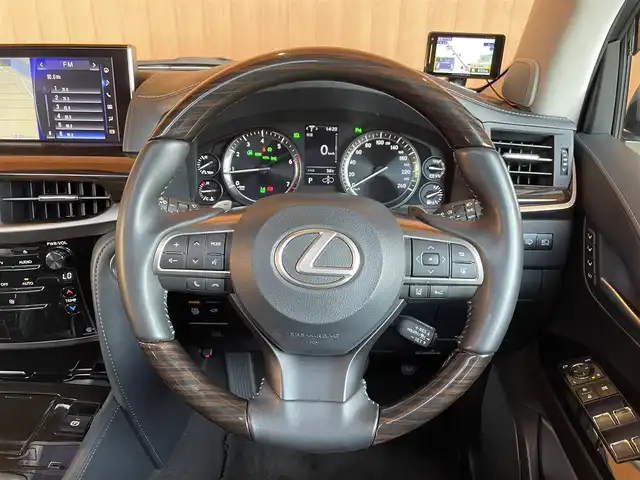 レクサス ＬＸ 570 愛知県 2019(平31)年 3.9万km ソニッククォーツ モデリスタエアロ/マークレビンソン/サンルーフ/純正ナビ/・CD/DVD/Blu-ray/BT/USB/SD/フルセグTV/360度カメラ/COOLボックス/ヘッドアップディスプレイ/レーンキープアシスト/ブラインドスポットモニター/アダプティブクルーズコントロール/黒革シート/シートヒーター/ベンチレーション/オプション21インチアルミ/LEDヘッドライト