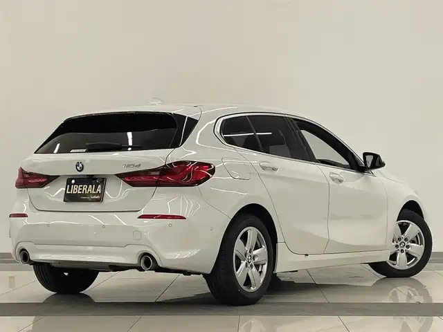 ＢＭＷ １１８ｄ プレイ エディションジョイ+ 岡山県 2021(令3)年 3.2万km アルピンホワイトⅢ ナビゲーションパッケージ/・BMWライブコックピット/・インテリジェントパーソナルアシスタント/・ETC/コンフォートパッケージ/・アルミホイール/・オートマチックテールゲートオペレーション/・ACC/・イルミネーテッドベルリンインテリアトリム/純正iDrive7/Rカメラ/リバースアシスト/パーキングアシスト/Bluetooth/アップルカープレイ/ワイヤレスチャージ/ブレーキオートホールド/オートライト/AHB/オートワイパー/SOSコール/PDC
