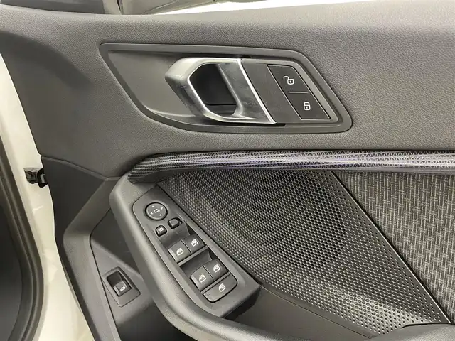 ＢＭＷ １１８ｄ プレイ エディションジョイ+ 岡山県 2021(令3)年 3.2万km アルピンホワイトⅢ ナビゲーションパッケージ/・BMWライブコックピット/・インテリジェントパーソナルアシスタント/・ETC/コンフォートパッケージ/・アルミホイール/・オートマチックテールゲートオペレーション/・ACC/・イルミネーテッドベルリンインテリアトリム/純正iDrive7/Rカメラ/リバースアシスト/パーキングアシスト/Bluetooth/アップルカープレイ/ワイヤレスチャージ/ブレーキオートホールド/オートライト/AHB/オートワイパー/SOSコール/PDC