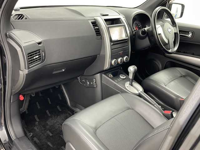 日産 エクストレイル 20X 道央・札幌 2010(平22)年 7.5万km ダイヤモンドブラック ・パートタイム4WD/・純正メモリナビ/　CD/DVD/BT/ワンセグTV/・バックカメラ/・全席シートヒーター/・ETC/・革巻ステアリング/・オートライト/・フォグランプ/・ヘッドライトレベライザー /・ダウンヒルアシスト/・スマートキー/・スペアキー/・純正フロアマット/・純正ドアバイザー/・横滑り防止/・取扱説明書/・保証書