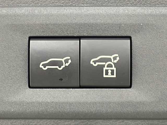 レクサス ＮＸ 250 愛知県 2023(令5)年 1.8万km ソニッククォーツ /禁煙車//ワンオーナー車//純正ナビ//Bluetooth　フルセグTV//バック&サイドモニター//ビルトインETC2.0//電動チルト&スライドムーンルーフ//レクサスセーフティシステム+//レーダークルーズコントロール//ブラインドスポットモニター//パーキングサポートブレーキ//LEDヘッドライト//オートライト//オートハイビーム//フロントフォグランプ//パワーバックドア//Ltexシート//前席パワーシート//前席・後席シートヒーター//ナノイーX//レクサスNXプレミアムサウンドシステム//AC100V//電子パーキングブレーキ//ブレーキホールド//純正18インチアルミホイール//純正フロアマット//革巻きステアリング//ステアリングスイッチ//パドルシフト//ステアリング電動チルト&テレスコ(オートスライド機能付)//プッシュスタート//電動格納ミラー//アイドリングストップ//新車保証書・取扱説明書//スペアキー