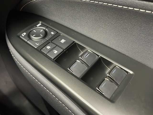 レクサス ＮＸ 250 愛知県 2023(令5)年 1.8万km ソニッククォーツ /禁煙車//ワンオーナー車//純正ナビ//Bluetooth　フルセグTV//バック&サイドモニター//ビルトインETC2.0//電動チルト&スライドムーンルーフ//レクサスセーフティシステム+//レーダークルーズコントロール//ブラインドスポットモニター//パーキングサポートブレーキ//LEDヘッドライト//オートライト//オートハイビーム//フロントフォグランプ//パワーバックドア//Ltexシート//前席パワーシート//前席・後席シートヒーター//ナノイーX//レクサスNXプレミアムサウンドシステム//AC100V//電子パーキングブレーキ//ブレーキホールド//純正18インチアルミホイール//純正フロアマット//革巻きステアリング//ステアリングスイッチ//パドルシフト//ステアリング電動チルト&テレスコ(オートスライド機能付)//プッシュスタート//電動格納ミラー//アイドリングストップ//新車保証書・取扱説明書//スペアキー