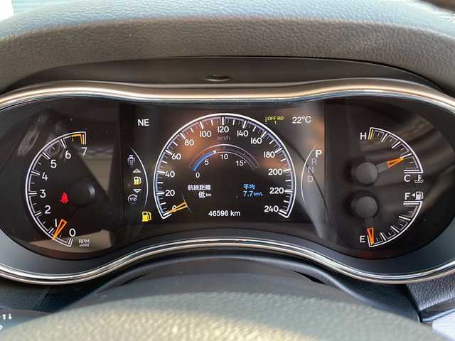 クライスラー・ジープ ジープ グランドチェロキー 75thアニバーサリーE 佐賀県 2016(平28)年 4.7万km Ｄグリーン 純正ナビ　/フルセグTV/Bluetooth/USB/SD/バックカメラ/エアサス　/レザーシート　/ＡＣＣ　/衝突軽減ブレーキ/ブラインドスポット/ヒルスタートアシスト/シートヒーター　/ステアリングヒーター/スマートキー　/パークセンス　/ＥＴＣ　/純正２０インチＡＷ/取説・保証書/色コード：PGRレコングリーンクリアコート