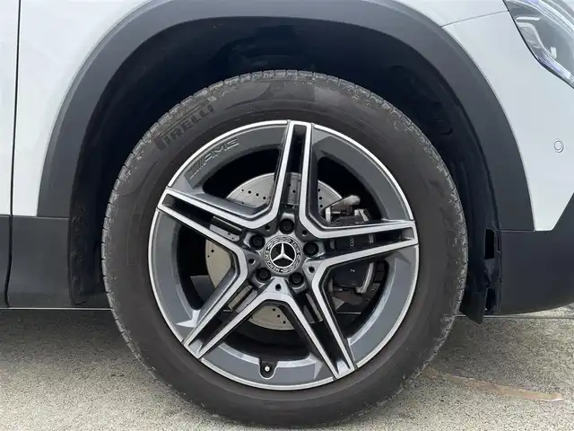 メルセデス・ベンツ Ｍ・ベンツ ＧＬＢ２００ｄ 4マチック AMGライン 東京都 2021(令3)年 1.4万km デジタルホワイト AMGライン/純正ナビ/アルカンターラシート/前後純正ドライブレコーダー/純正フロアマットプレミアム/メモリ付パワーシート/ワイヤレス充電/フットトランクオープナー/ETC/レーダーセーフティパッケージ/アダプティブクルーズコントロール/アンビエントライト/フルセグTV/Bluetooth/パークアシスト