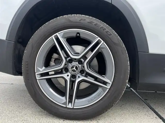 メルセデス・ベンツ Ｍ・ベンツ ＧＬＢ２００ｄ 4マチック AMGライン 東京都 2021(令3)年 1.4万km デジタルホワイト AMGライン/純正ナビ/アルカンターラシート/前後純正ドライブレコーダー/純正フロアマットプレミアム/メモリ付パワーシート/ワイヤレス充電/フットトランクオープナー/ETC/レーダーセーフティパッケージ/アダプティブクルーズコントロール/アンビエントライト/フルセグTV/Bluetooth/パークアシスト