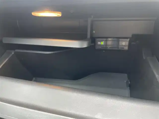 メルセデス・ベンツ Ｍ・ベンツ ＧＬＢ２００ｄ 4マチック AMGライン 東京都 2021(令3)年 1.4万km デジタルホワイト AMGライン/純正ナビ/アルカンターラシート/前後純正ドライブレコーダー/純正フロアマットプレミアム/メモリ付パワーシート/ワイヤレス充電/フットトランクオープナー/ETC/レーダーセーフティパッケージ/アダプティブクルーズコントロール/アンビエントライト/フルセグTV/Bluetooth/パークアシスト