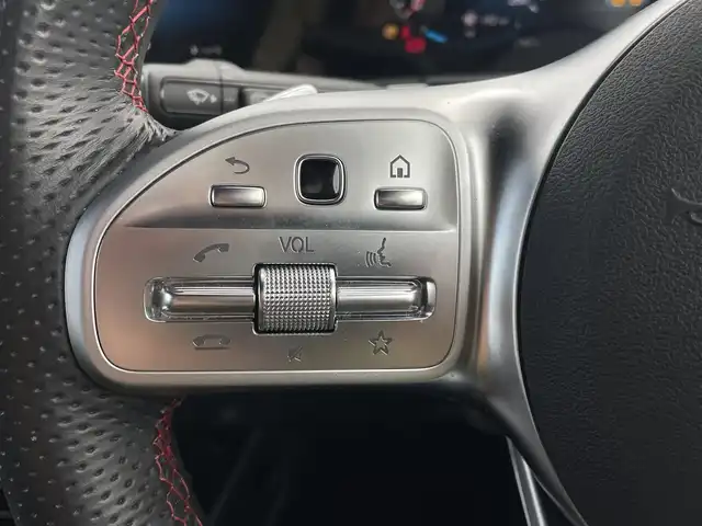 メルセデス・ベンツ Ｍ・ベンツ ＧＬＢ２００ｄ 4マチック AMGライン 東京都 2021(令3)年 1.4万km デジタルホワイト AMGライン/純正ナビ/アルカンターラシート/前後純正ドライブレコーダー/純正フロアマットプレミアム/メモリ付パワーシート/ワイヤレス充電/フットトランクオープナー/ETC/レーダーセーフティパッケージ/アダプティブクルーズコントロール/アンビエントライト/フルセグTV/Bluetooth/パークアシスト