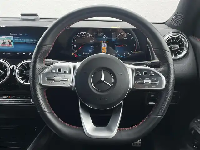 メルセデス・ベンツ Ｍ・ベンツ ＧＬＢ２００ｄ 4マチック AMGライン 東京都 2021(令3)年 1.4万km デジタルホワイト AMGライン/純正ナビ/アルカンターラシート/前後純正ドライブレコーダー/純正フロアマットプレミアム/メモリ付パワーシート/ワイヤレス充電/フットトランクオープナー/ETC/レーダーセーフティパッケージ/アダプティブクルーズコントロール/アンビエントライト/フルセグTV/Bluetooth/パークアシスト