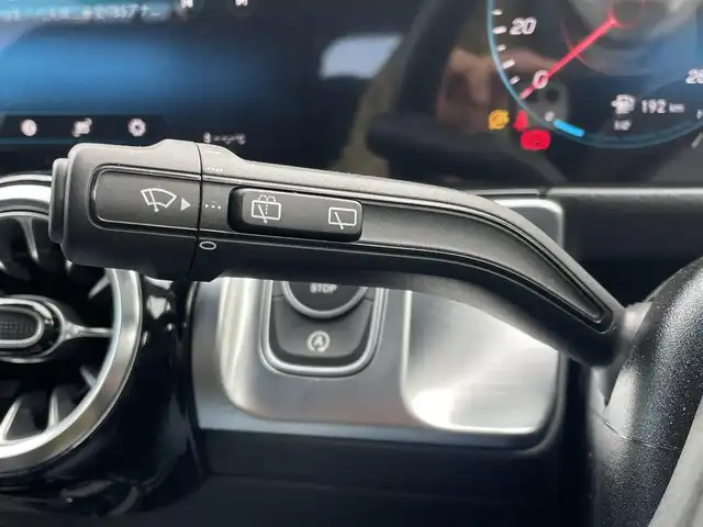 メルセデス・ベンツ Ｍ・ベンツ ＧＬＢ２００ｄ 4マチック AMGライン 東京都 2021(令3)年 1.4万km デジタルホワイト AMGライン/純正ナビ/アルカンターラシート/前後純正ドライブレコーダー/純正フロアマットプレミアム/メモリ付パワーシート/ワイヤレス充電/フットトランクオープナー/ETC/レーダーセーフティパッケージ/アダプティブクルーズコントロール/アンビエントライト/フルセグTV/Bluetooth/パークアシスト